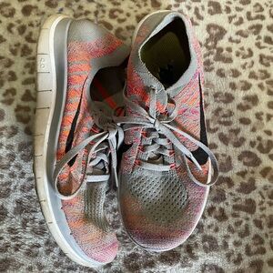 Nike Women's Gray and Pink Athletic Shoes